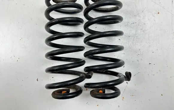 BMW X5 E53 Rear coil spring 6750352