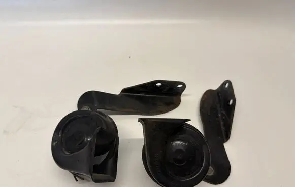 Mercedes-Benz E C207 W207 Horn signal A0065428220 A2075420320 A2075421220