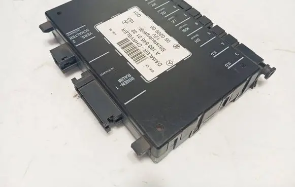 Mercedes-Benz ML W163 Seat control module A1635452132 05020900