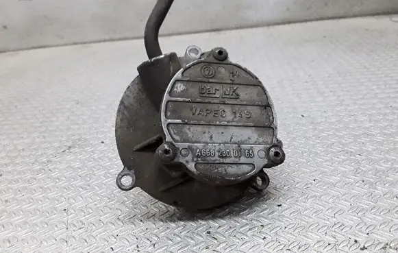 Mercedes-Benz A W168 Vacuum pump A6682300165