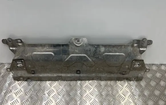 BMW X3 G01 Radiator trim 7400110