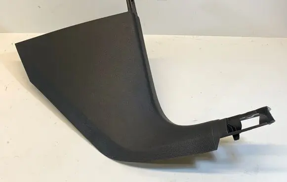 Foot area side trim