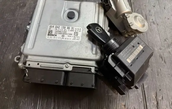 Mercedes-Benz E W211 Engine control unit/module A6421508691 1039S14063 0281013479