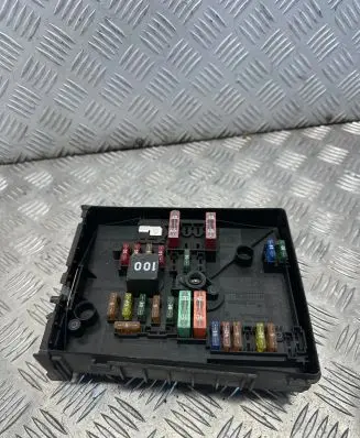 Volkswagen Touran II Fuse box set 1K0937820B 1T1937070A 1K0937804L