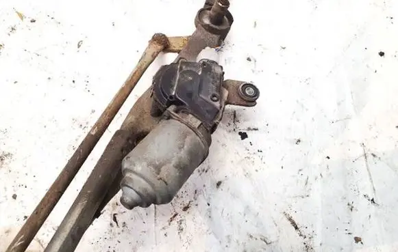 Suzuki Grand Vitara II Wiper motor 3811065j00 38110-65j00