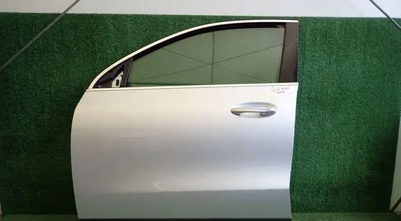 Mercedes-Benz GLA H247 Front door 