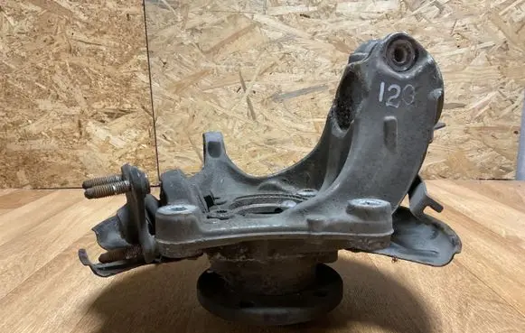 Volkswagen PASSAT B6 Front wheel hub 