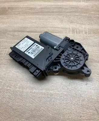 Audi A4 S4 B7 8E 8H Rear door window regulator motor 8E0959801A 5WK47009EBF