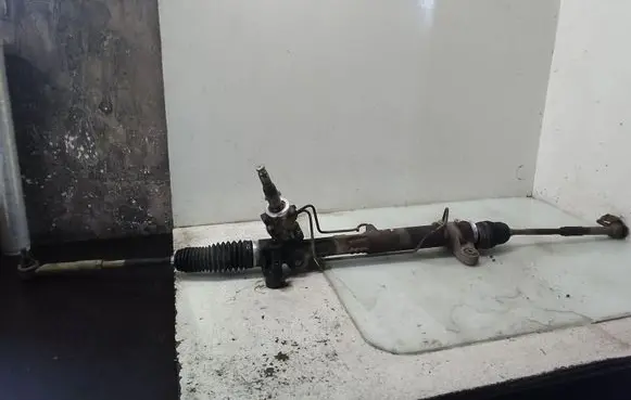 Toyota Corolla Verso E121 Steering rack