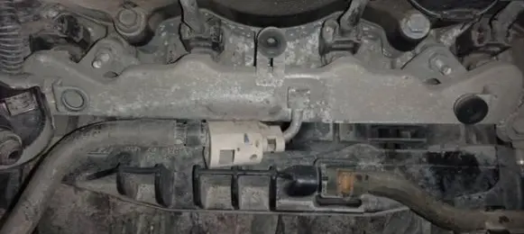 Honda CR-V Fuel main line pipe