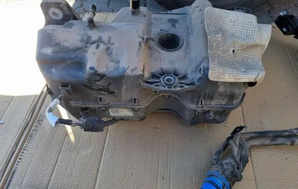 Ford Kuga III AdBlue liquid reservoir LX61-5J228-AC