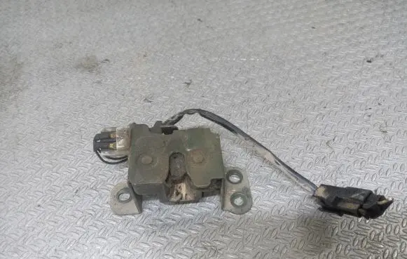Hyundai Santa Fe Tailgate window lock/catch/latch 