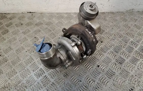 Toyota Auris 150 Turbo 172010R021