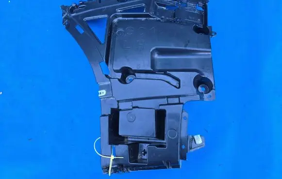 BMW X3 G01 Bumper support mounting bracket corner 7400667