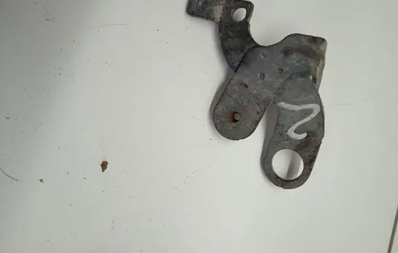 Volkswagen Touran II Engine mounting bracket 03L103369