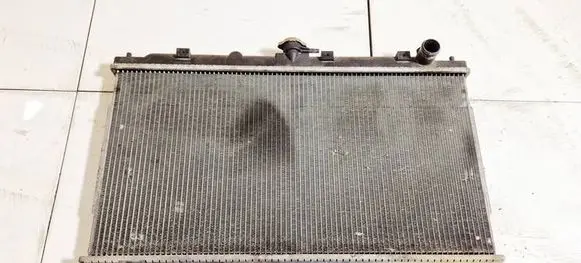 Nissan Almera N16 Coolant radiator