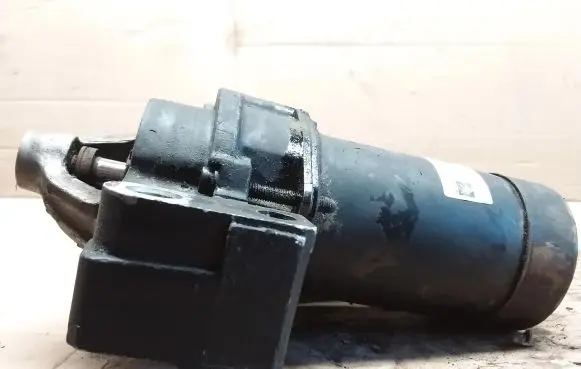 Peugeot 407 Starter motor 5802CZ