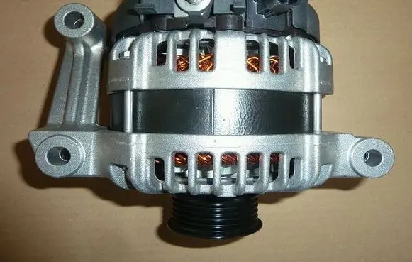 Opel Adam Generator/alternator 0126312002