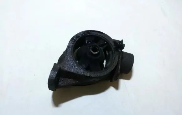 Hyundai XG Engine mount bracket