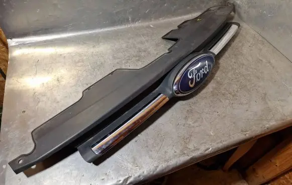 Ford Transit Custom Front bumper upper radiator grill BK218A133A BK218200