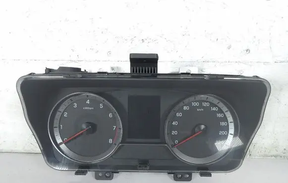 SsangYong Tivoli Speedometer (instrument cluster) 8021035660
