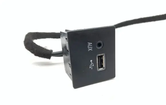 Maserati Ghibli AUX in-socket connector 670009770