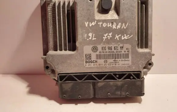 Volkswagen Touran I Engine control unit/module 03G906021MM