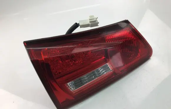 Lexus IS 220D-250-350 Rear/tail lights