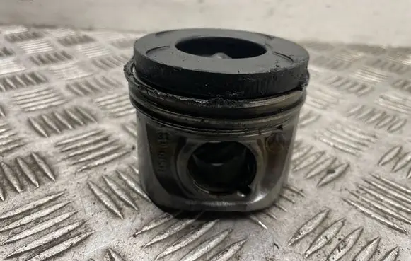 Mercedes-Benz E W211 Piston 0830923