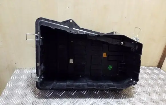 Battery box tray