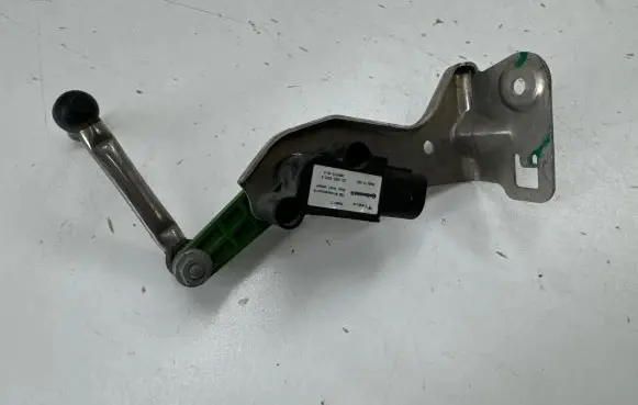 Tesla Model S Headlight/headlamp level sensor 100417300A 15160101412
