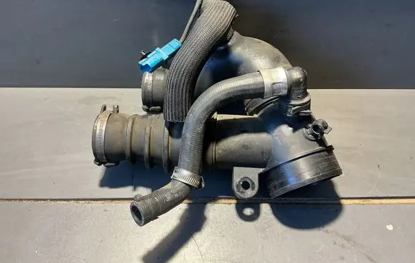 Peugeot 407 Air intake duct part 9654971880