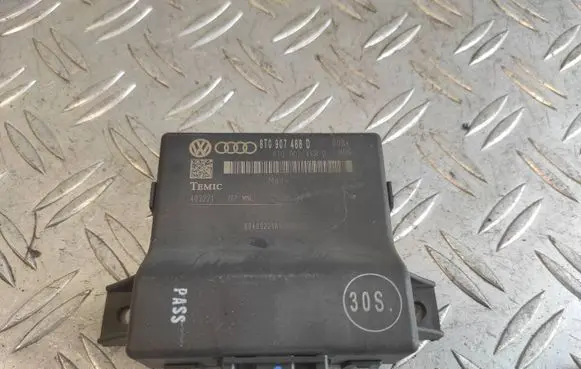Audi A4 S4 B8 8K Gateway control module 8T0907468D