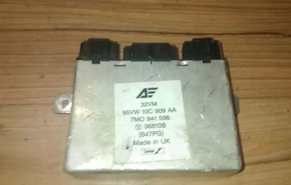 Seat Alhambra (Mk1) Comfort/convenience module 95vw10c909aa 7m0941598