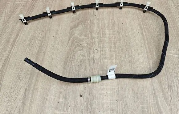 BMW 8 G16 Fuel return line/hose 8598175