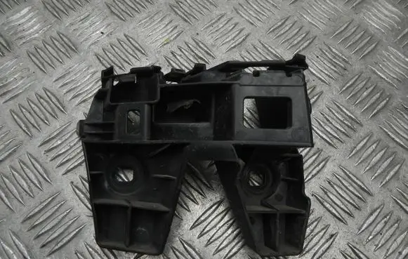 Volkswagen PASSAT B8 Front bumper mounting bracket 3G9807483A
