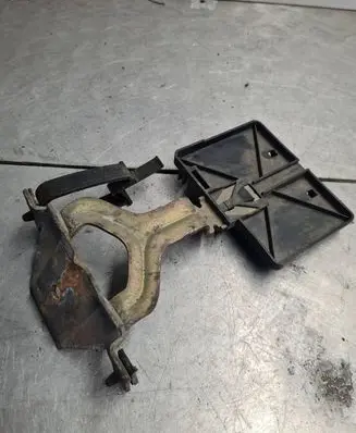 Volkswagen Transporter - Caravelle T4 Battery bracket 7D0915303A