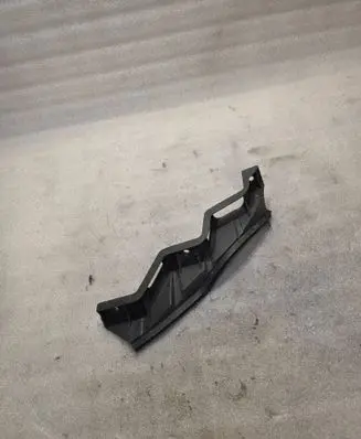 Volkswagen PASSAT B6 Front bumper mounting bracket