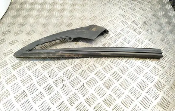 Peugeot 508 II Rubber seal front door window/glass 9814465880