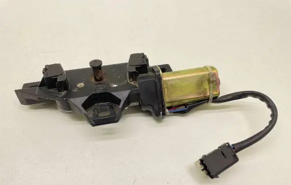 BMW 7 E65 E66 Tailgate/trunk/boot lock/catch/latch 7014872