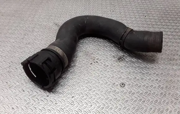 Audi A6 S6 C6 4F Engine coolant pipe/hose 