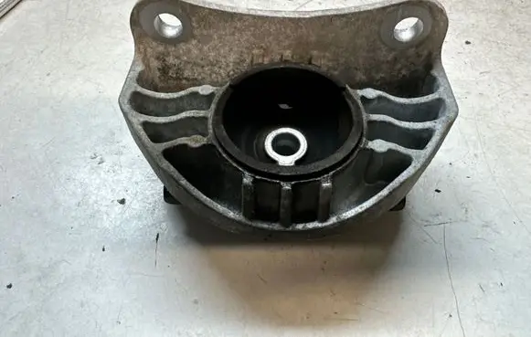 Dacia Spring Engine mount bracket