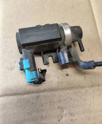Citroen C3 Turbo solenoid valve 72832800 03T188