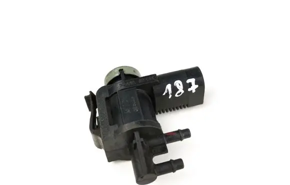 Volkswagen Golf IV Turbo solenoid valve 1j0906283c