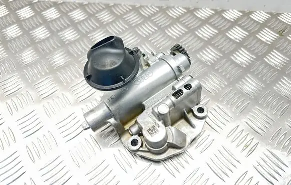 Audi A5 8T 8F Oil pump 06H115105