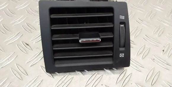 Toyota Avensis T270 Dashboard side air vent grill/cover trim 5565005140
