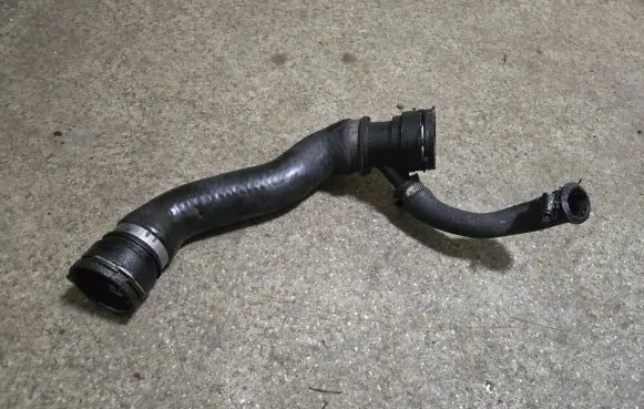 BMW 5 E39 Engine coolant pipe/hose 7787336