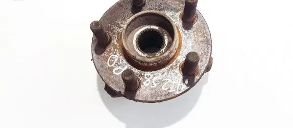 Front wheel hub