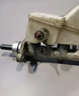 Toyota Corolla E120 E130 Master brake cylinder