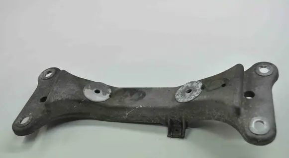 BMW 3 E90 E91 Gearbox mounting bracket 6778058
